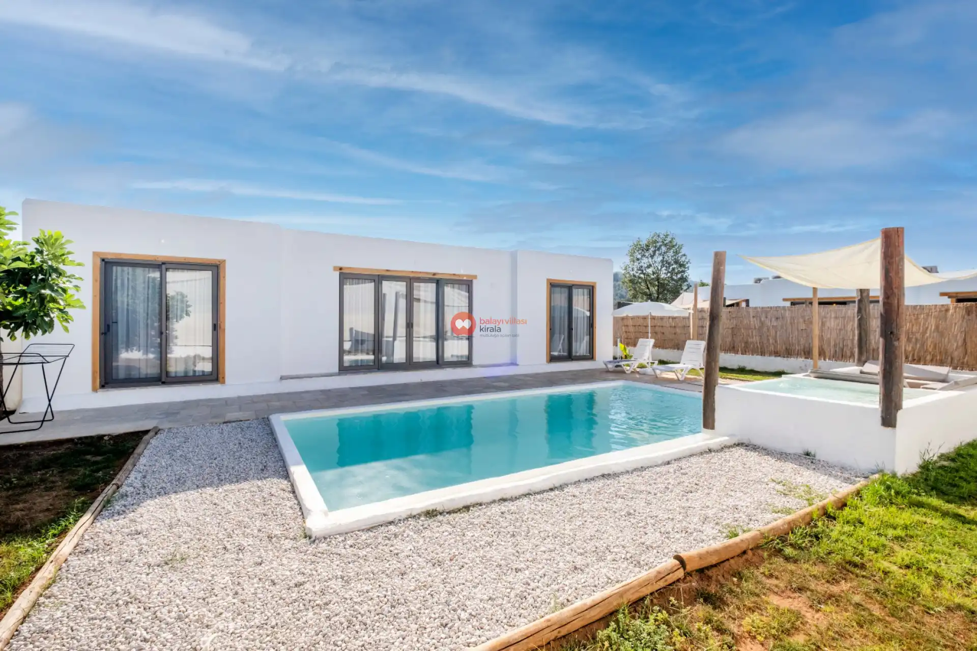 Villa SANTORİNİ Duo - Fethiye'de Kiralık Muhafazakar Villa